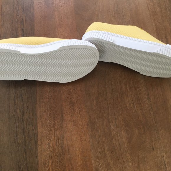 Age of Innocence yellow sneaker - Picture 2 of 4